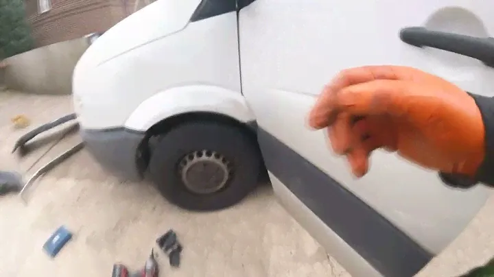 How to remove the front fender of a Volkswagen Crafter/Как снять переднее крыло VW Crafter