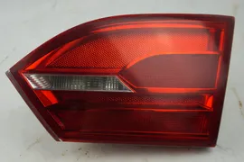 Фонарь задний внутренний правый Фольксваген Джетта 6 / Volkswagen Jetta 6 2011 - 2018 г.в.
