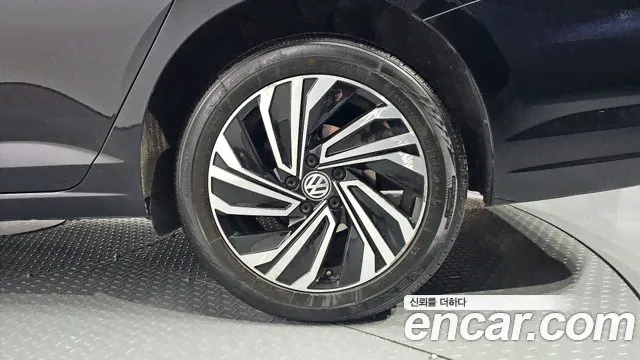 Volkswagen 7th Generation of Jetta, 2021-3