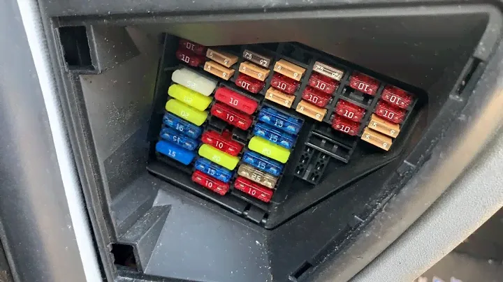 1998-2011 Volkswagen New Beetle Fuse Box Location