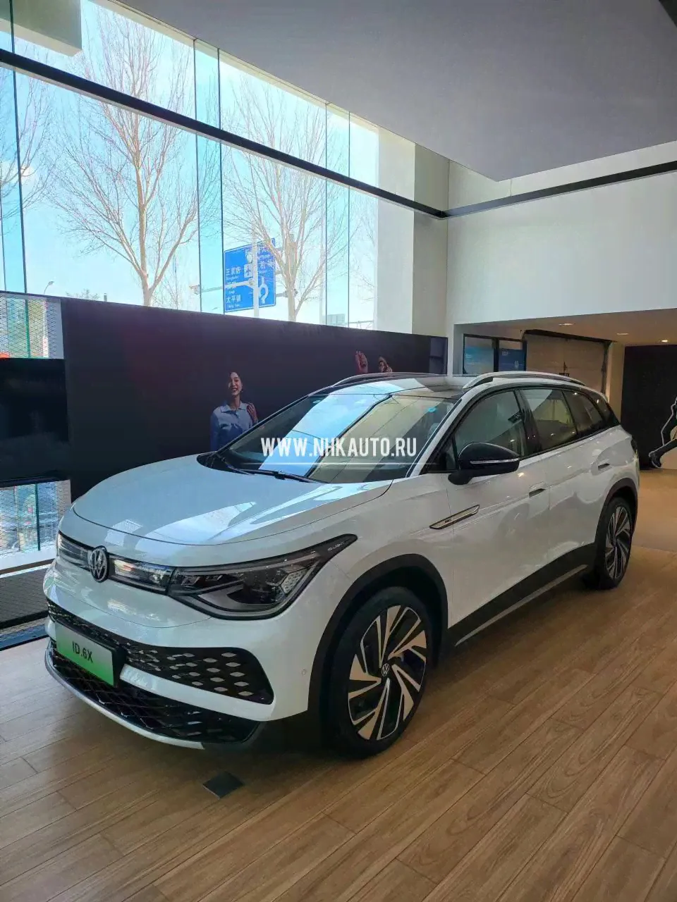 Volkswagen ID.6 X 2023-0
