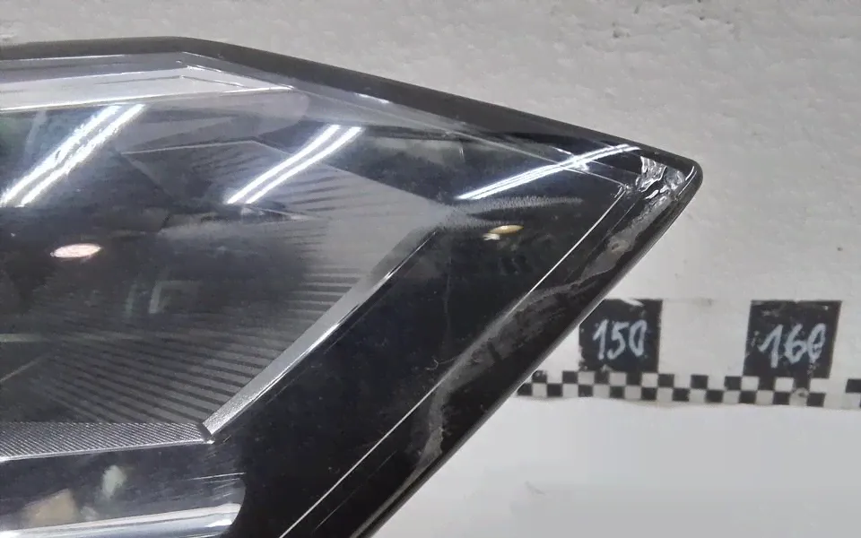 Фара передняя правая Volkswagen Jetta 7 LED-3