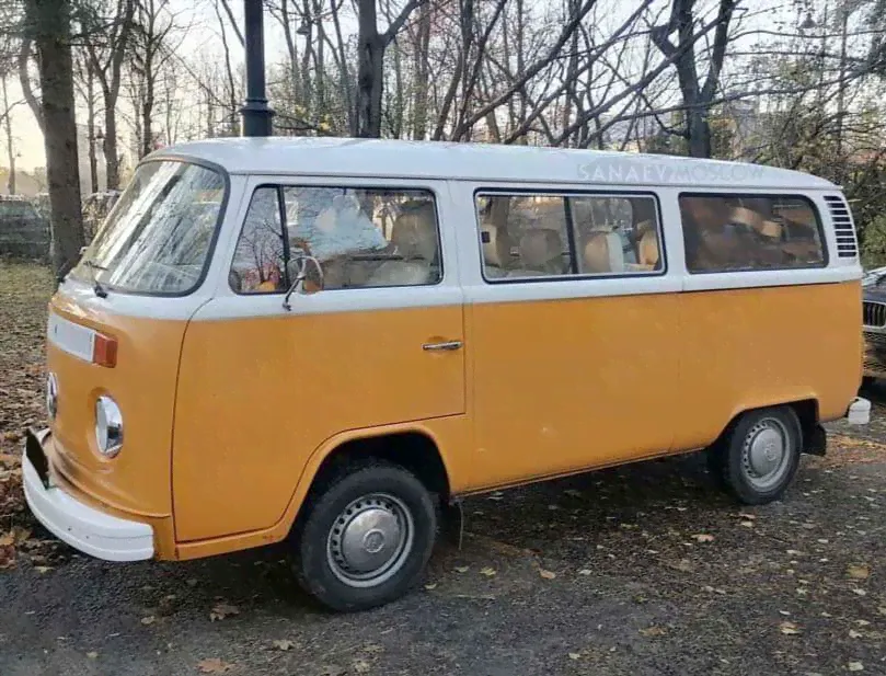 Volkswagen T2 (желтый)-0