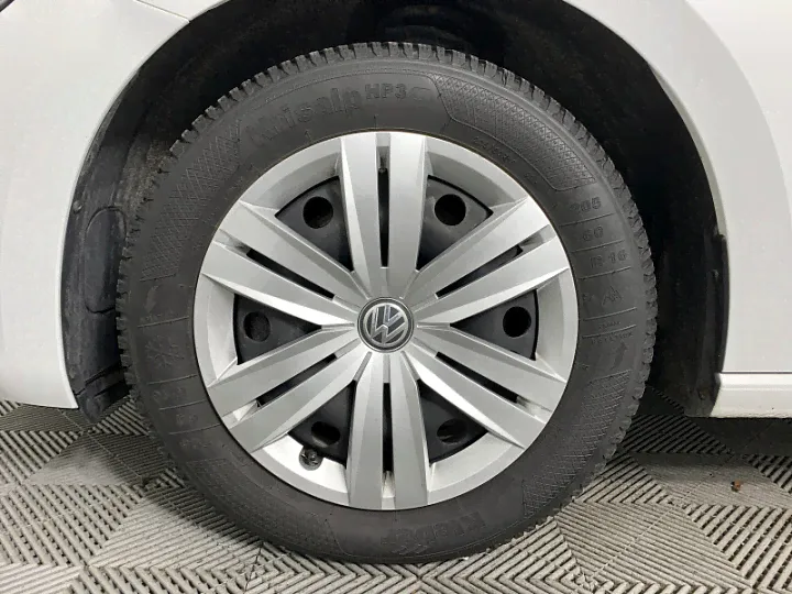 VOLKSWAGEN Touran 1.6, 2018-3
