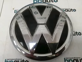 Эмблема на решетку радиатора Volkswagen Polo V рест. Sedan 2015-2020, 6C0853600