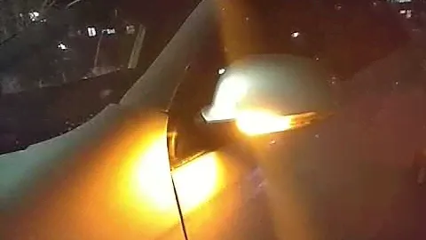 Бегающие поворотники в зеркала на VW Jetta V MK5