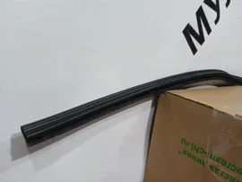 Уплотнитель капота Volkswagen Jetta 5 1K0823757A в Раменском