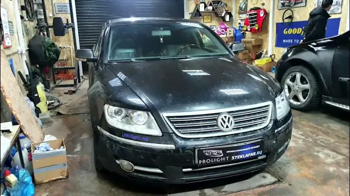 Volkswagen Phaeton. За 12 лет свет устал от слова совсем. Замена линз с сохранением адаптива.