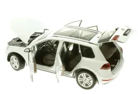 Масштабная модель Volkswagen Touareg 2012 белый лучшая цена!