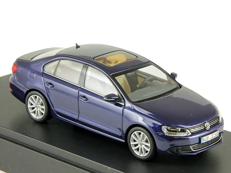 Масштабная модель Volkswagen Jetta VI 2010 синий лучшая цена!