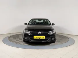 Volkswagen Jetta 2013 1.6 л. 2WD механика