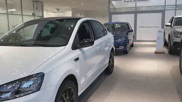 Volkswagen Polo - белый или синий?