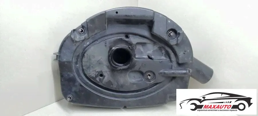Корпус воздушного фильтра Volkswagen Polo 3 1996г. (артикул С63-2072494)-1