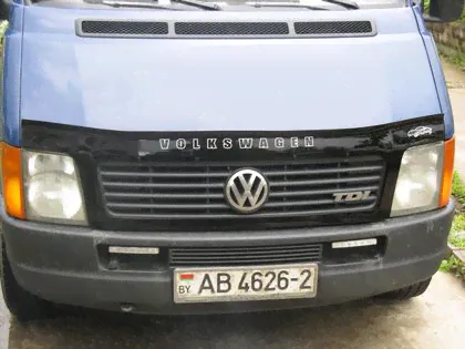 Дефлектор VT52 для капота с облицовкой для Volkswagen LT 1996-2000. Артикул VW35VT
