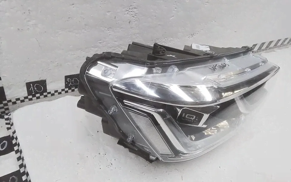 Фара передняя правая Volkswagen Taos LED-2