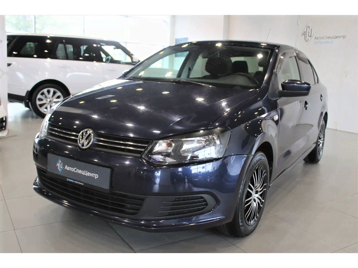 Купить Volkswagen Polo 2012, 1.6 AT (105 л.с.) Синий с пробегом 50800 км / 6002117 по цене от 857 010 руб в АВТОДОМ - официальный дилер в Москве-0