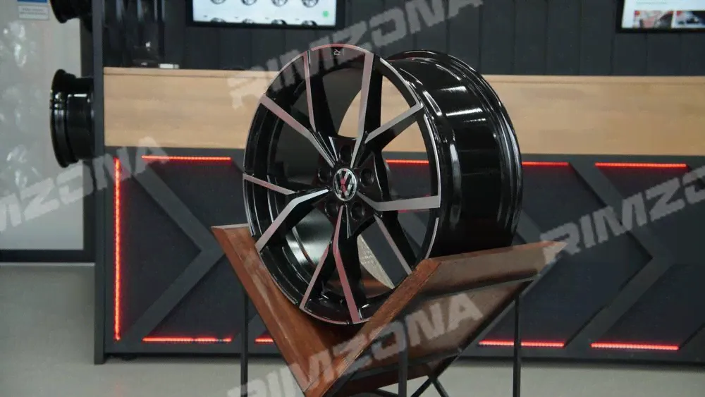 Литой диск В стиле Volkswagen R-line R18 7.5J 5x112 ET40 dia 57.1-4