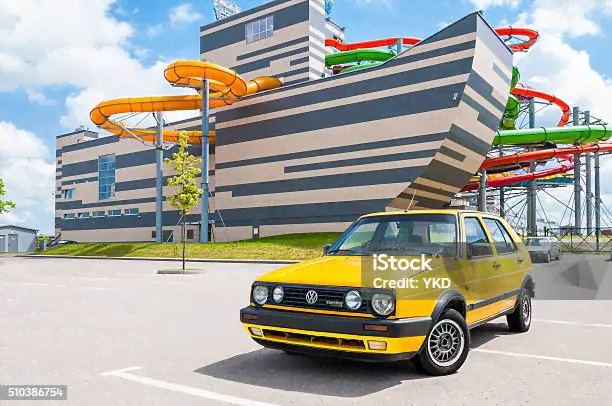 Желтый Volkswagen Гольф Mk2 Turbo Дизель 1992 Года — стоковые фотографии и другие картинки Volkswagen Golf - Volkswagen Golf, Volkswagen, Автомобиль