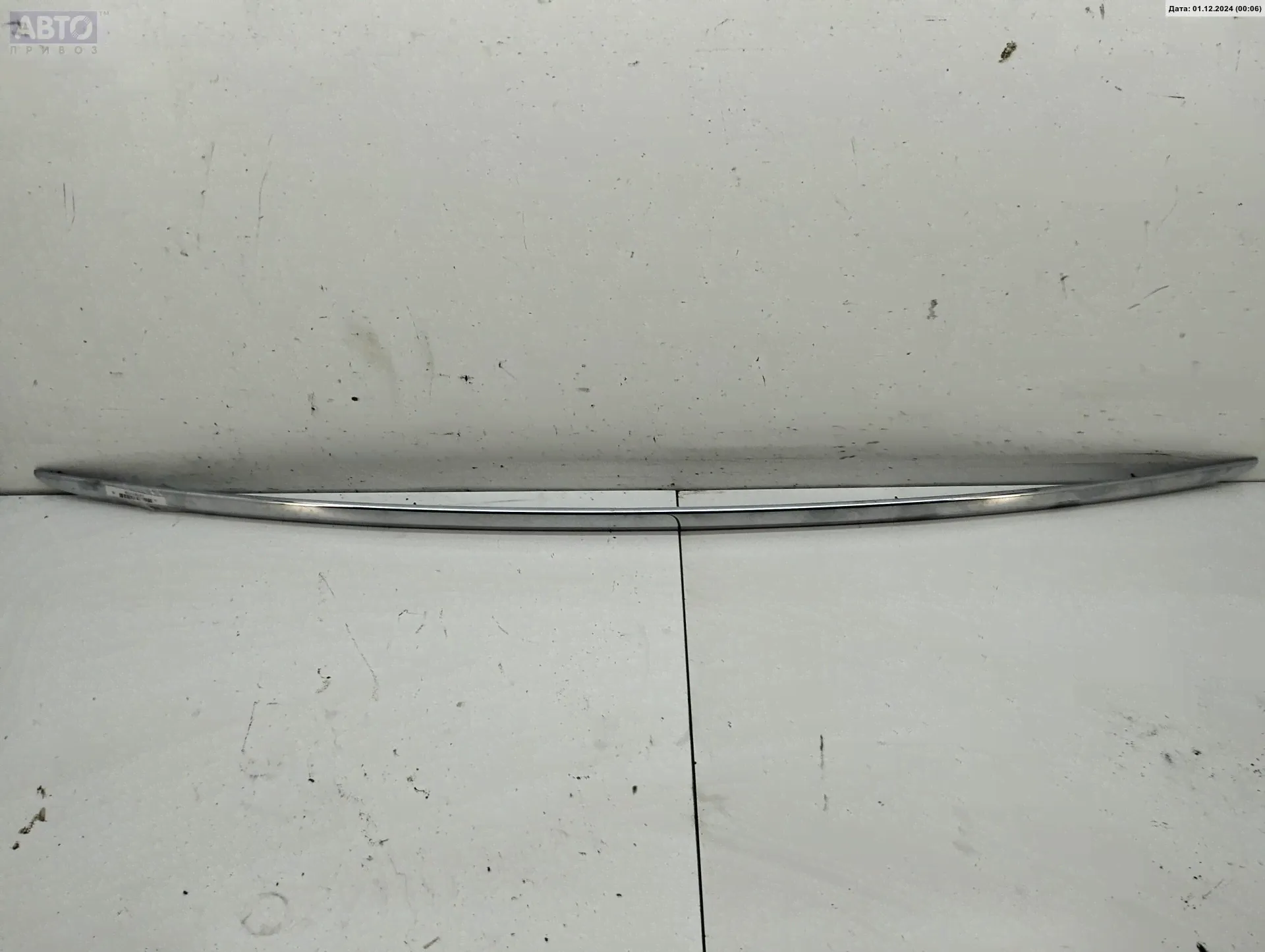 Молдинг крышки (двери) багажника Volkswagen Passat B6-0