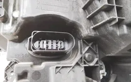 Фара передняя правая Volkswagen Polo 6 Liftback LED