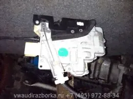 Дверной замок задней левой двери Volkswagen Passat B6