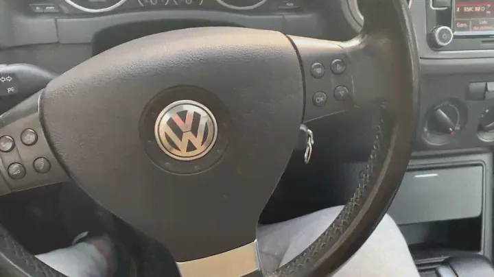 Vw tiguan 2.0 tdi не работает задний дворник, печка Салона, стеклоомыватель....