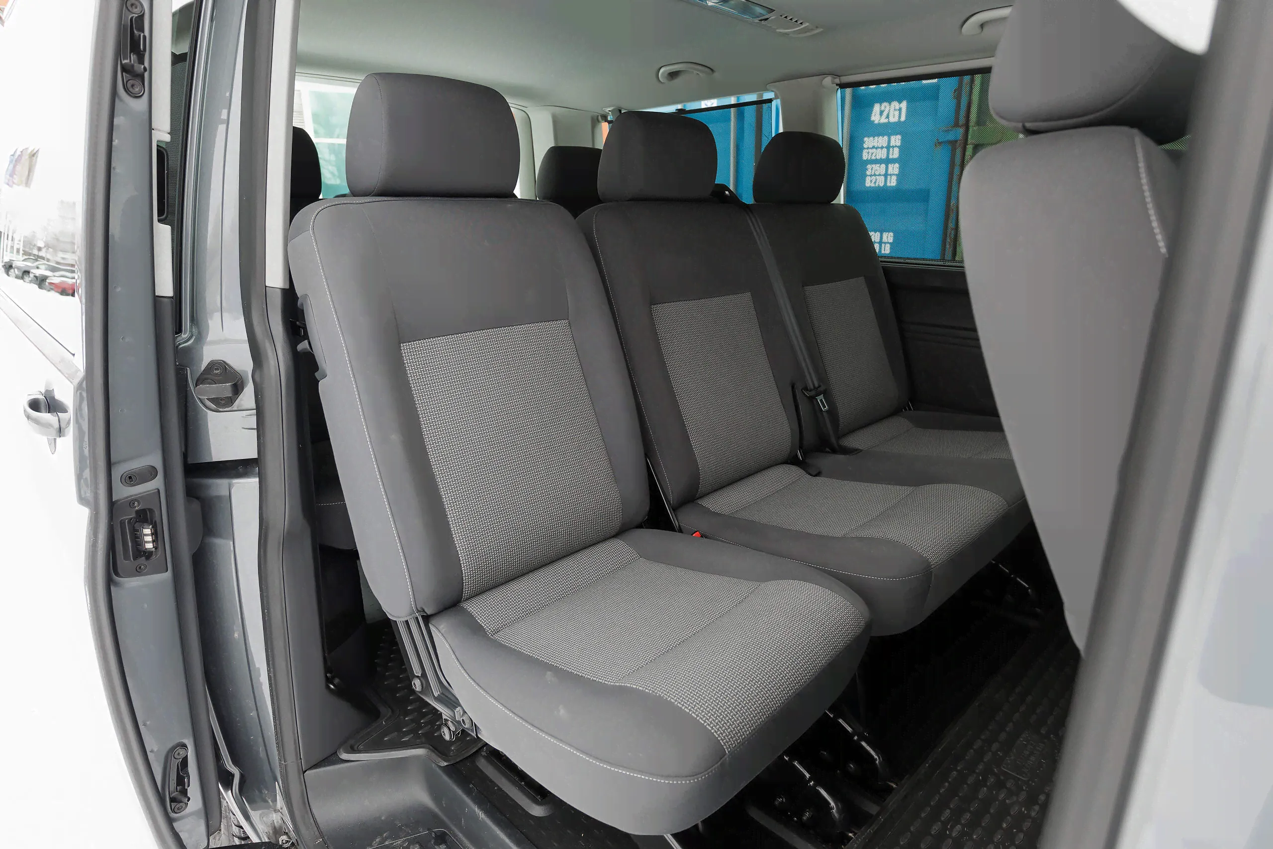 Volkswagen Caravelle 2.0 TDI MT (102 л.с.) Comfortline