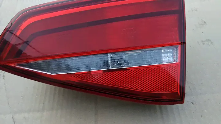Vw jetta 2015 5c6945094 внутренний правый стоп фонарь в крышку багажника