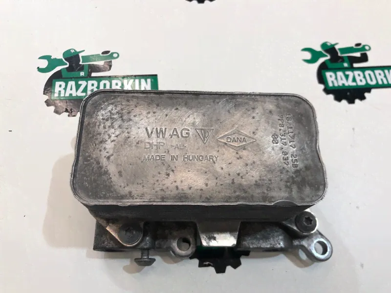 Volkswagen / Touareg FL / Теплообменник - 7P0317037 Б/У-0
