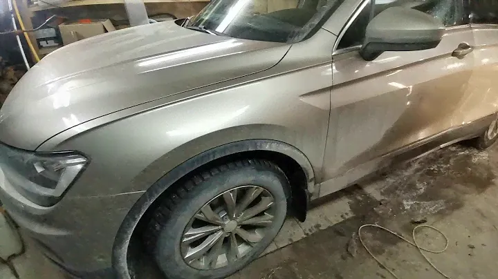 Снять обивку задней двери на VW Tiguan