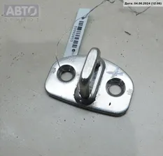Петля крышки (двери) багажника Volkswagen Golf-4