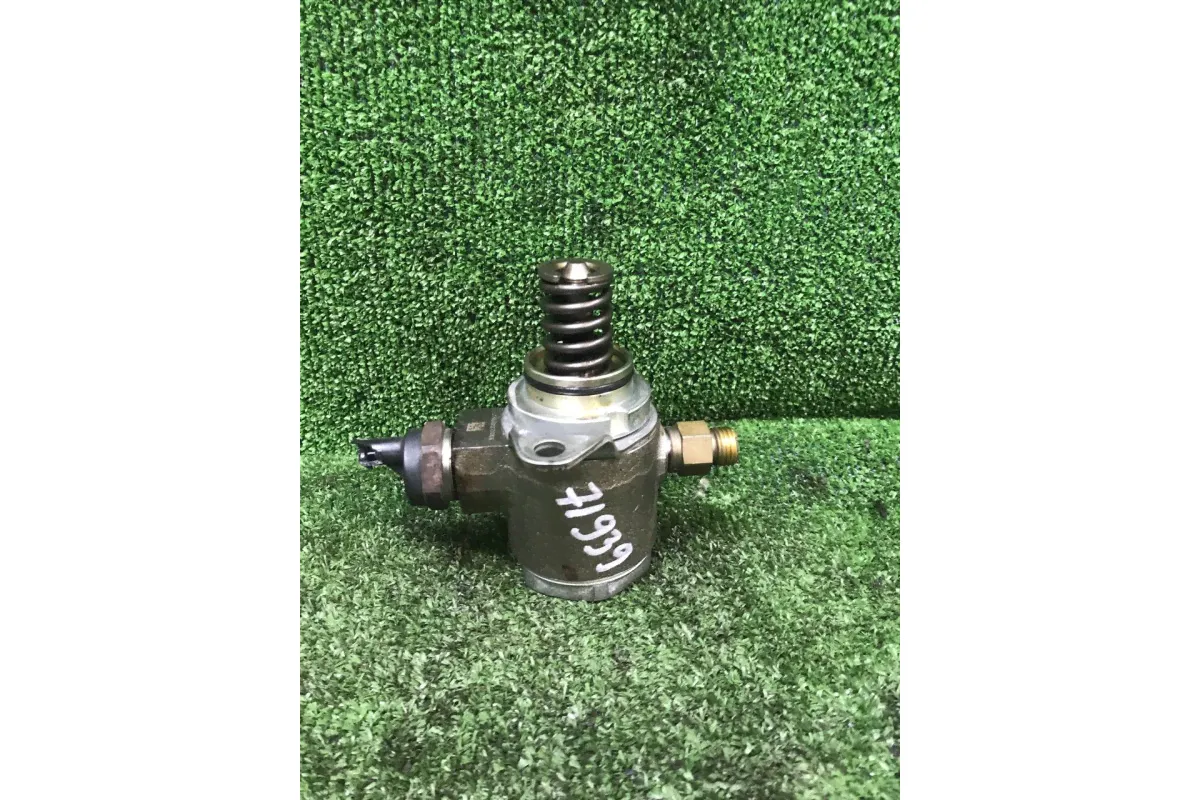 Насос (ТНВД) Volkswagen Golf VI 2009-2013 (1.4 CAXA 03C127026C 03C127026D 03C127026M) б/у-0
