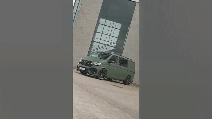 UNIQUE MILITARY-INSPIRED MATTE KHAKI T6.1