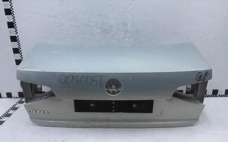 Крышка багажника Volkswagen Jetta 6 Restail-0