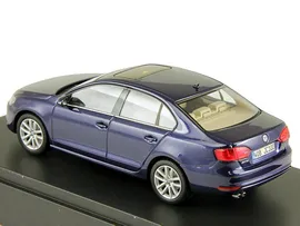 Масштабная модель Volkswagen Jetta VI 2010 синий лучшая цена!
