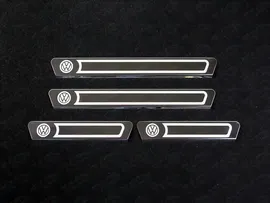Накладки на пороги внешние (лист зеркальный логотип Volkswagen) для автомобиля Volkswagen Polo 2016-