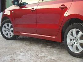 Пороги тюнинг пластиковые Volkswagen Polo Sedan (2010-...)